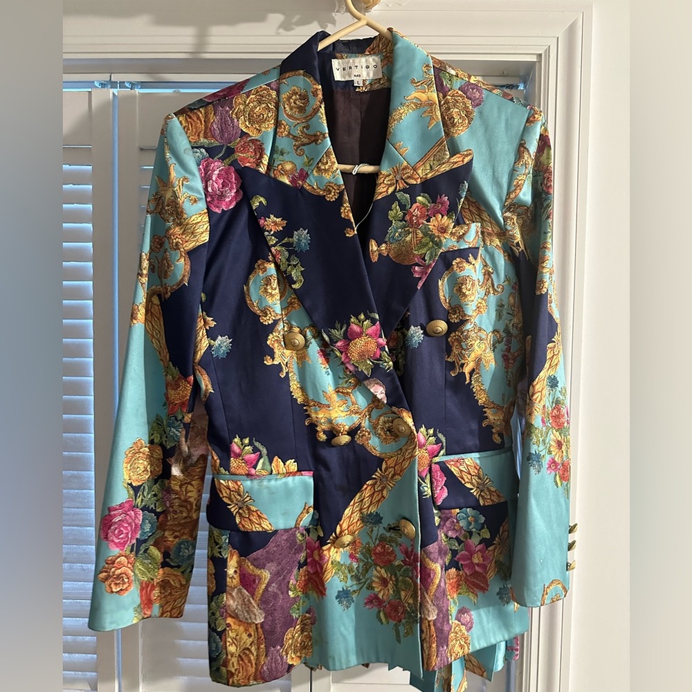 Vertigo blazer and skirt set